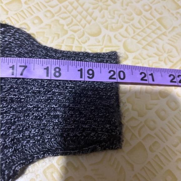 Vintage Gray and Red Patterned Men's Sweater - Picture 8 of 8